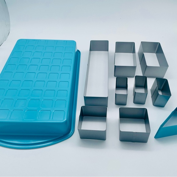 Pampered Chef Numbers and Letters Cake Pan - Picture 2 of 5